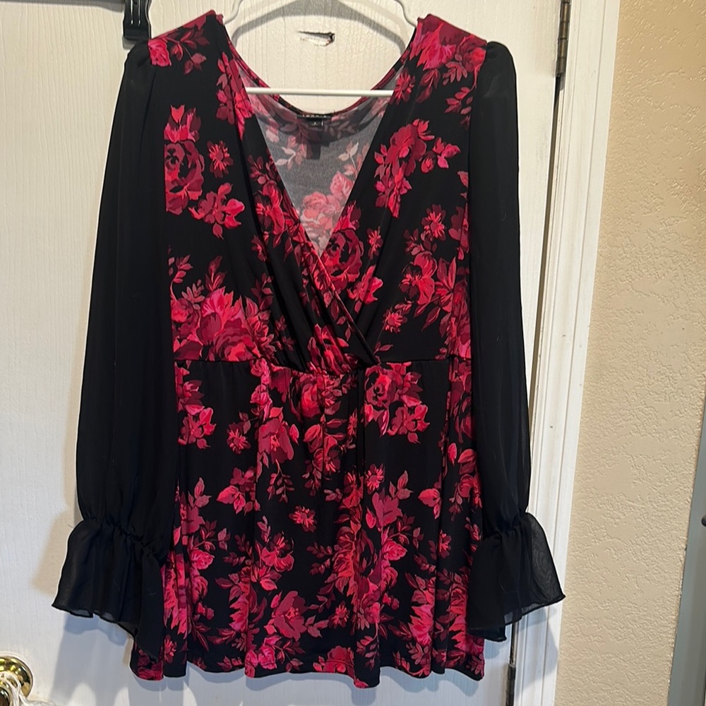 Floral Black and Pink Women's Top